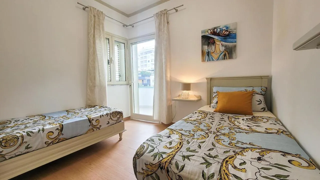 Villa Dyrrahu Golem  Albanien