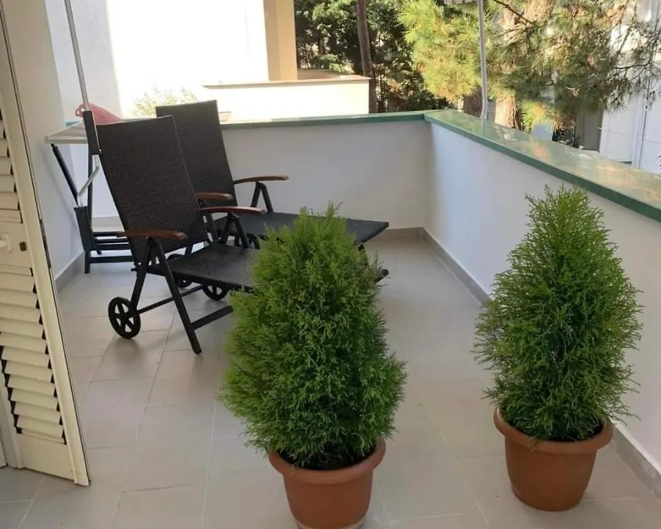 Villa Dyrrahu Golem  Albanien