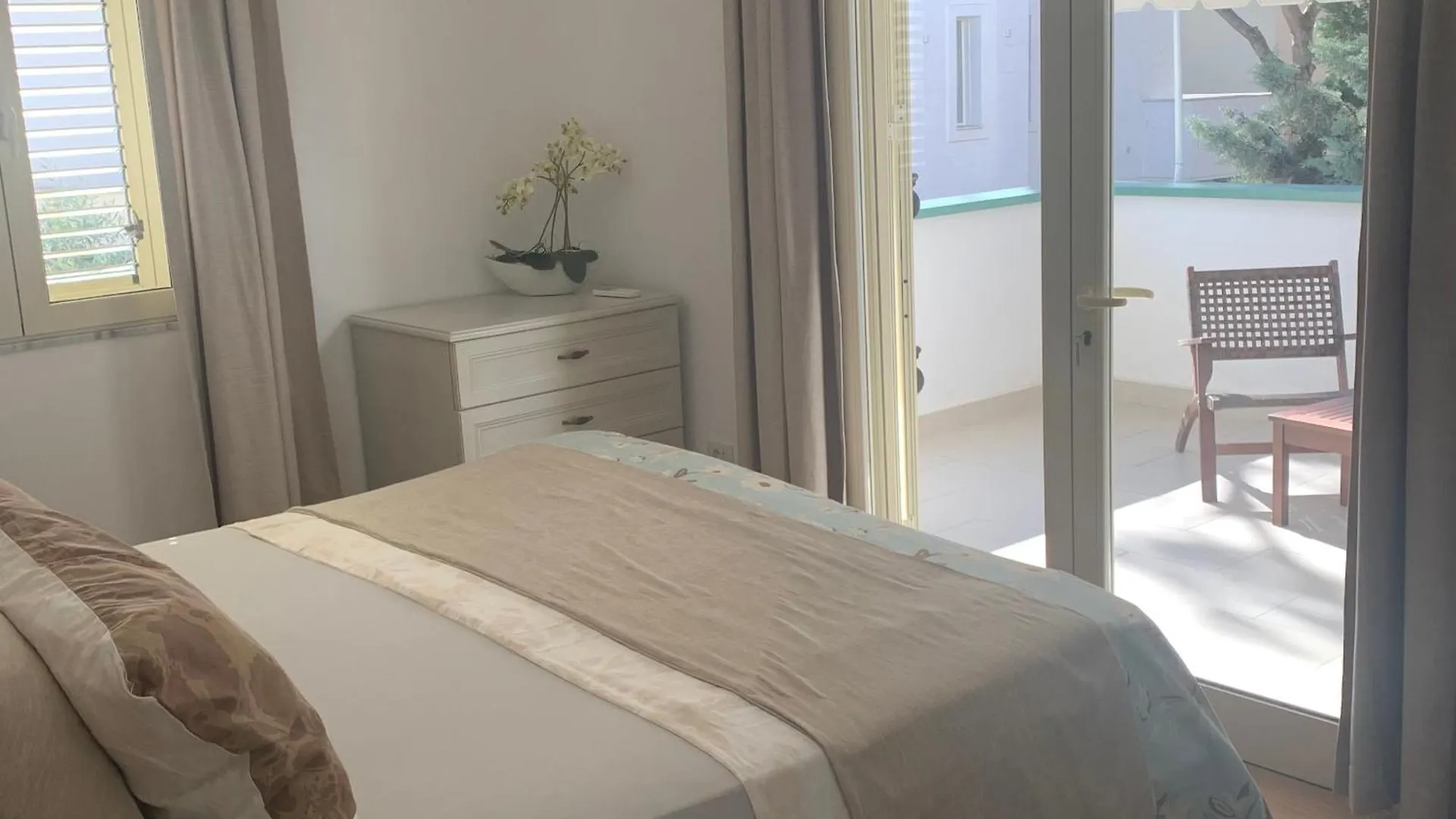 Villa Dyrrahu Golem  0*, Golem (Tirana)