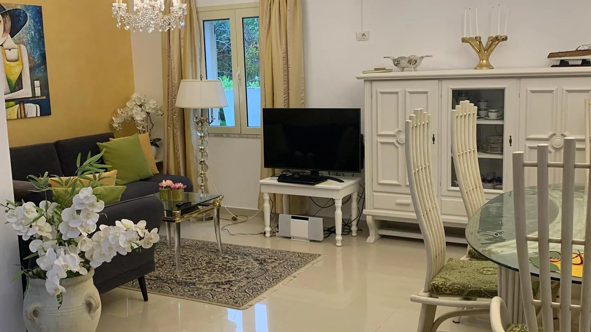 Villa Dyrrahu Golem